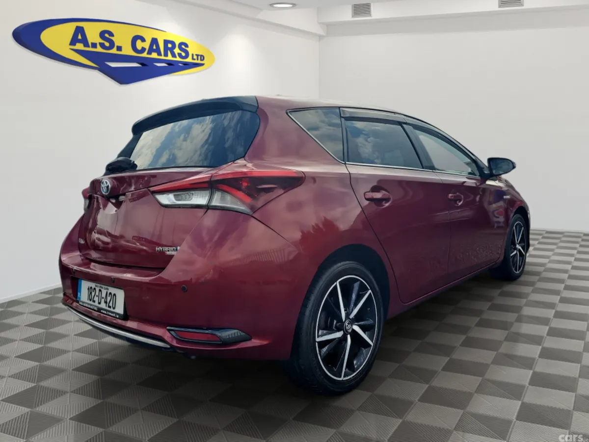 Toyota Auris Hatchback, Petrol Hybrid, 2018, Red