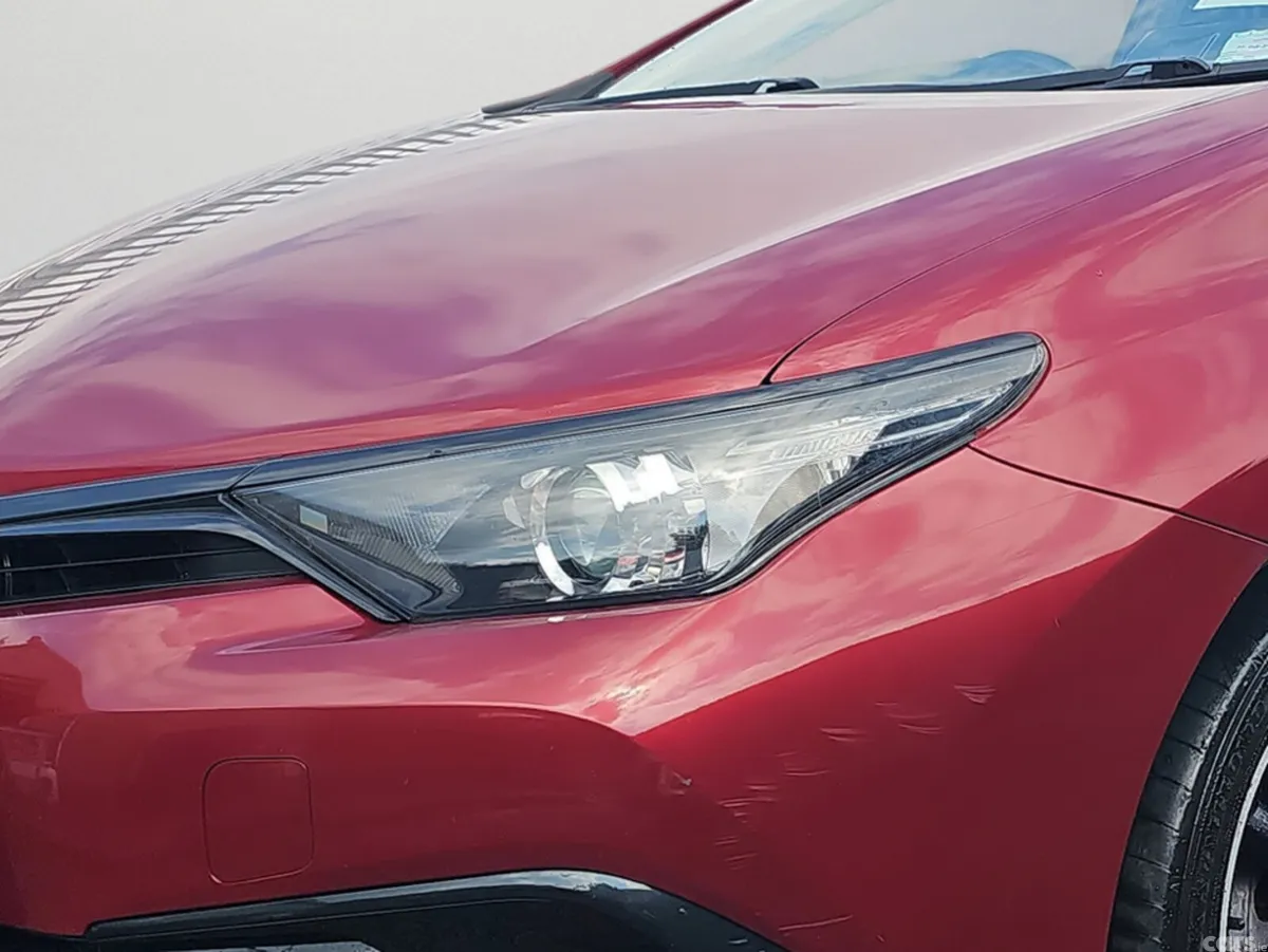 Toyota Auris Hatchback, Petrol Hybrid, 2018, Red