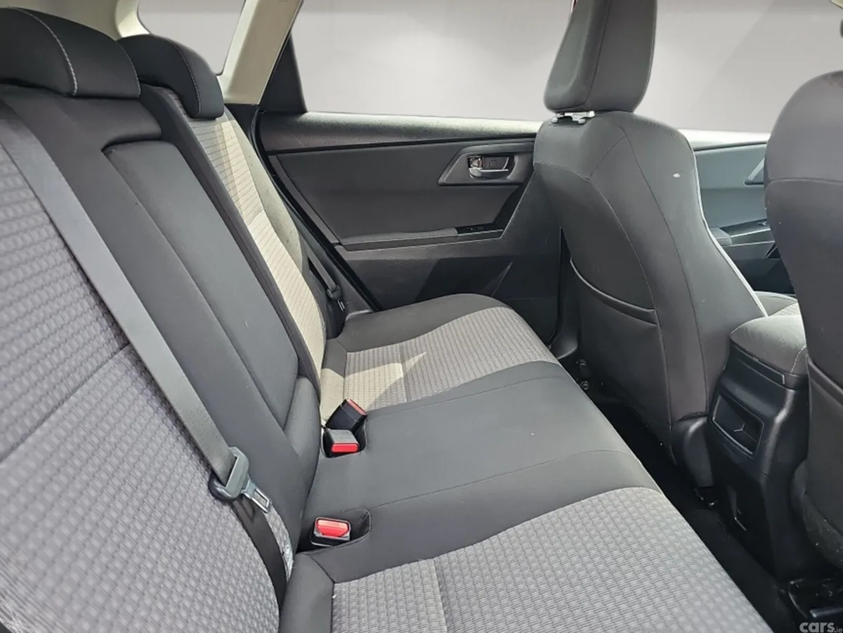 Toyota Auris Hatchback, Petrol Hybrid, 2018, Red