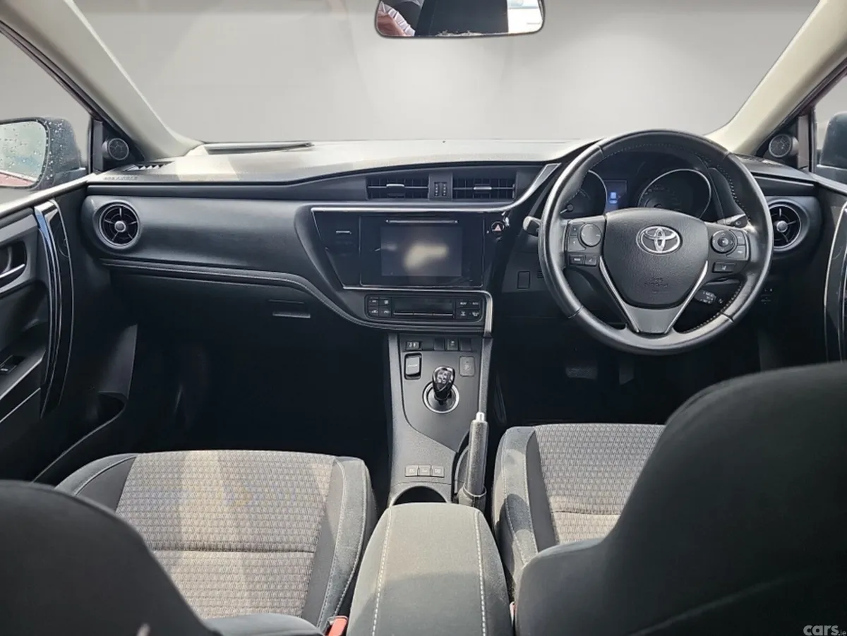 Toyota Auris Hatchback, Petrol Hybrid, 2018, Red