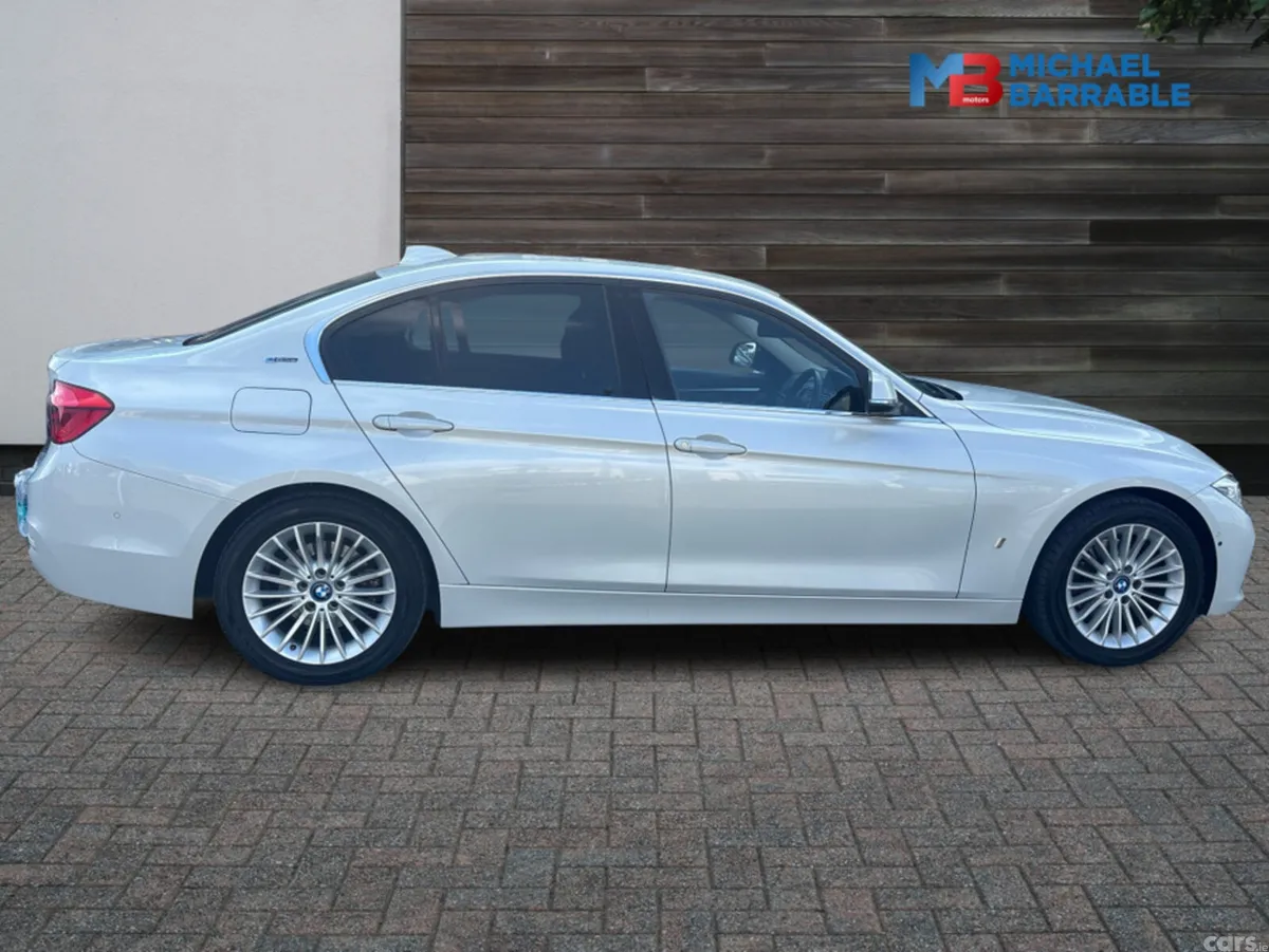 BMW 3-Series Saloon, Petrol Hybrid, 2018, White