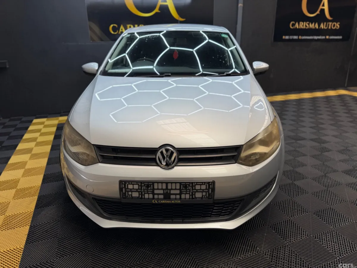 Volkswagen Polo Hatchback, Petrol, 2010, Silver