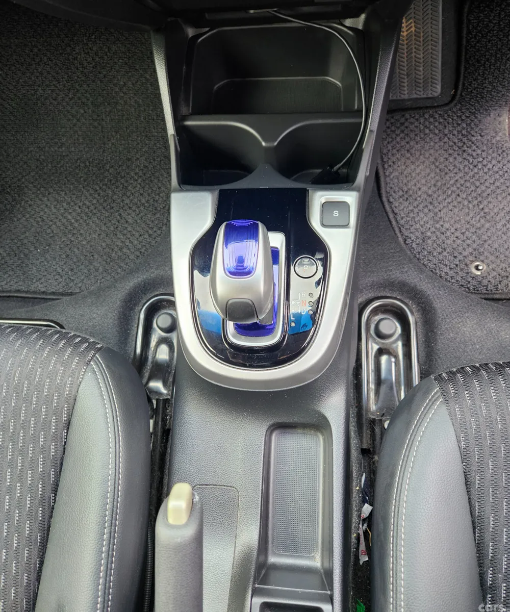 Honda Fit Hatchback, Petrol Hybrid, 2016, White