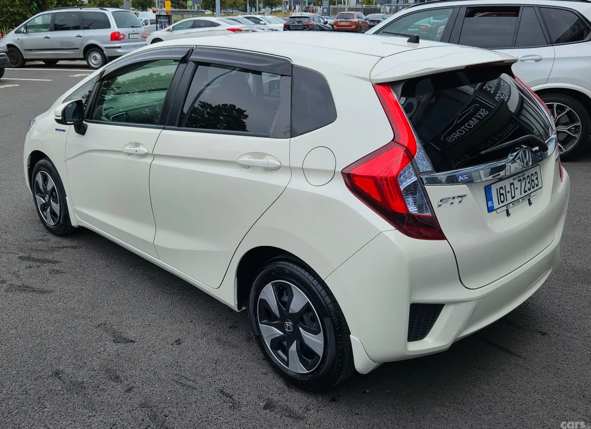 Honda Fit Hatchback, Petrol Hybrid, 2016, White