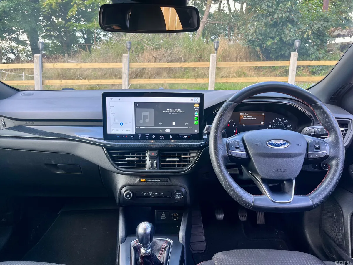 Ford Focus Hatchback, Petrol, 2022, Grey