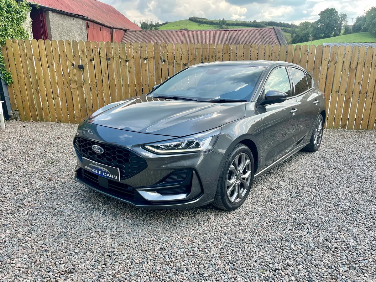 Ford Focus Hatchback, Petrol, 2022, Grey