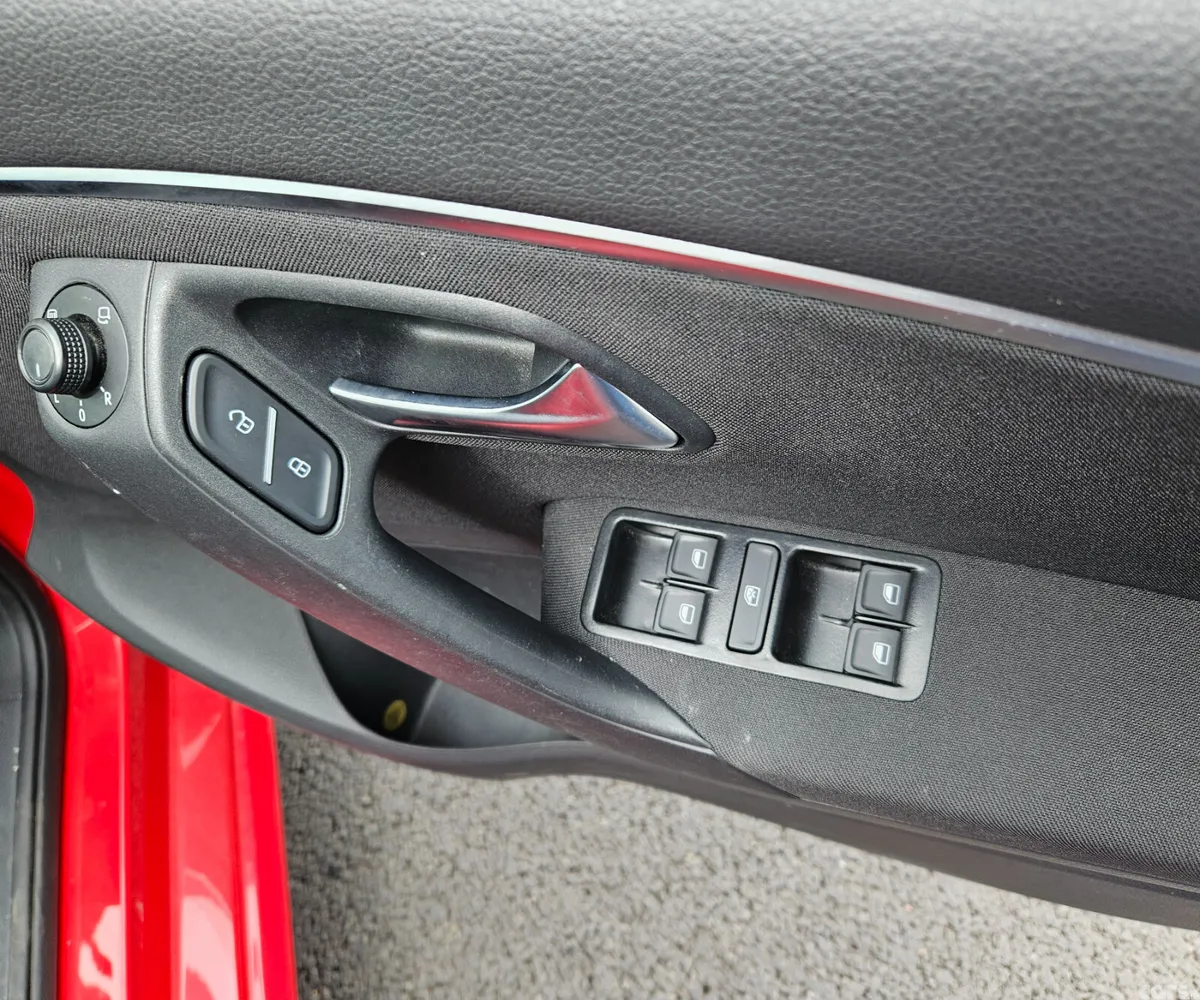 Volkswagen Polo Hatchback, Petrol, 2017, Red
