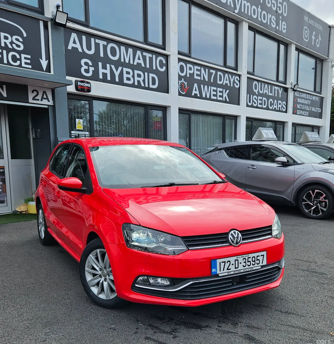 Volkswagen Polo Hatchback, Petrol, 2017, Red