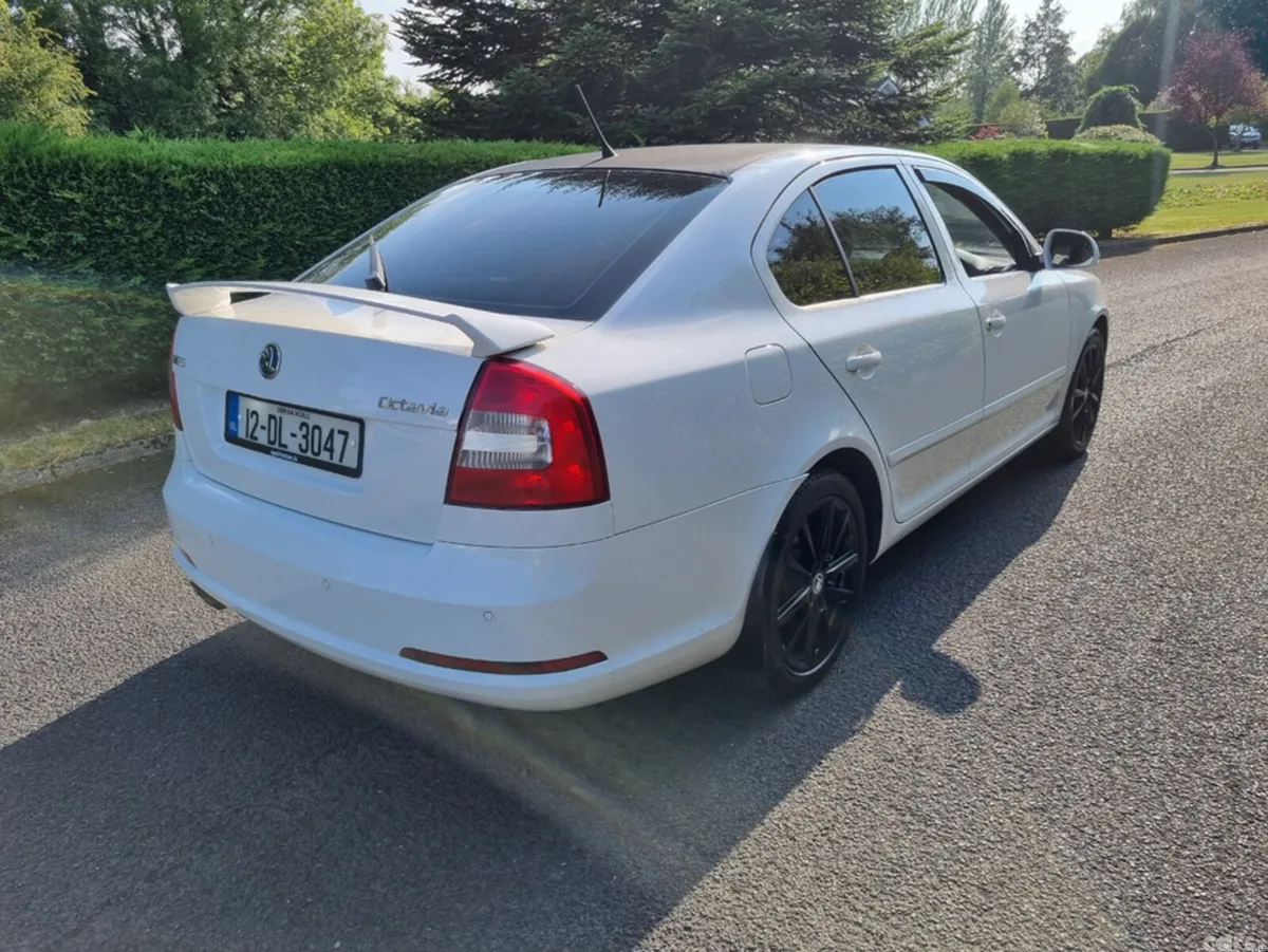Skoda Octavia Hatchback, Diesel, 2012, White