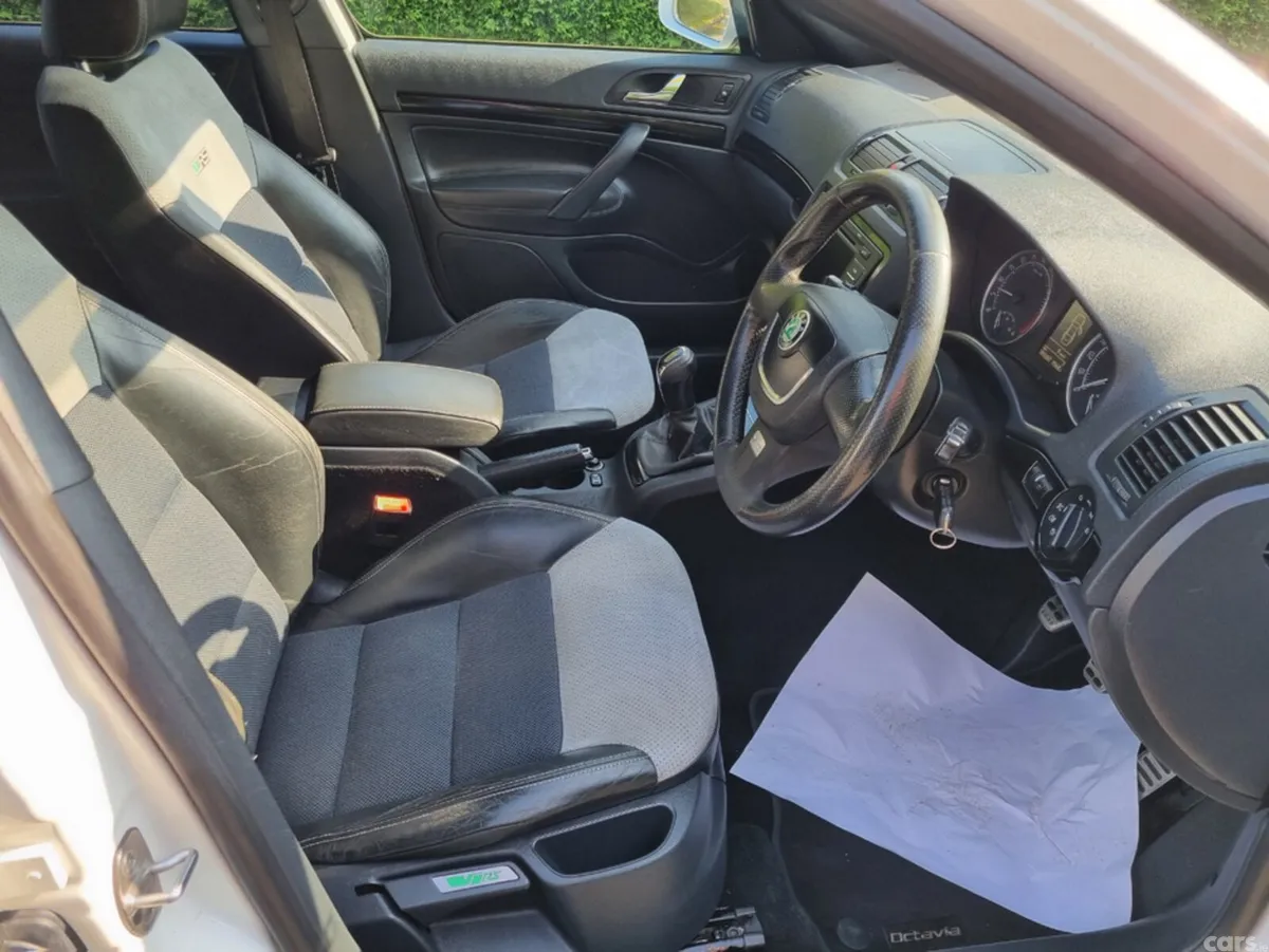 Skoda Octavia Hatchback, Diesel, 2012, White