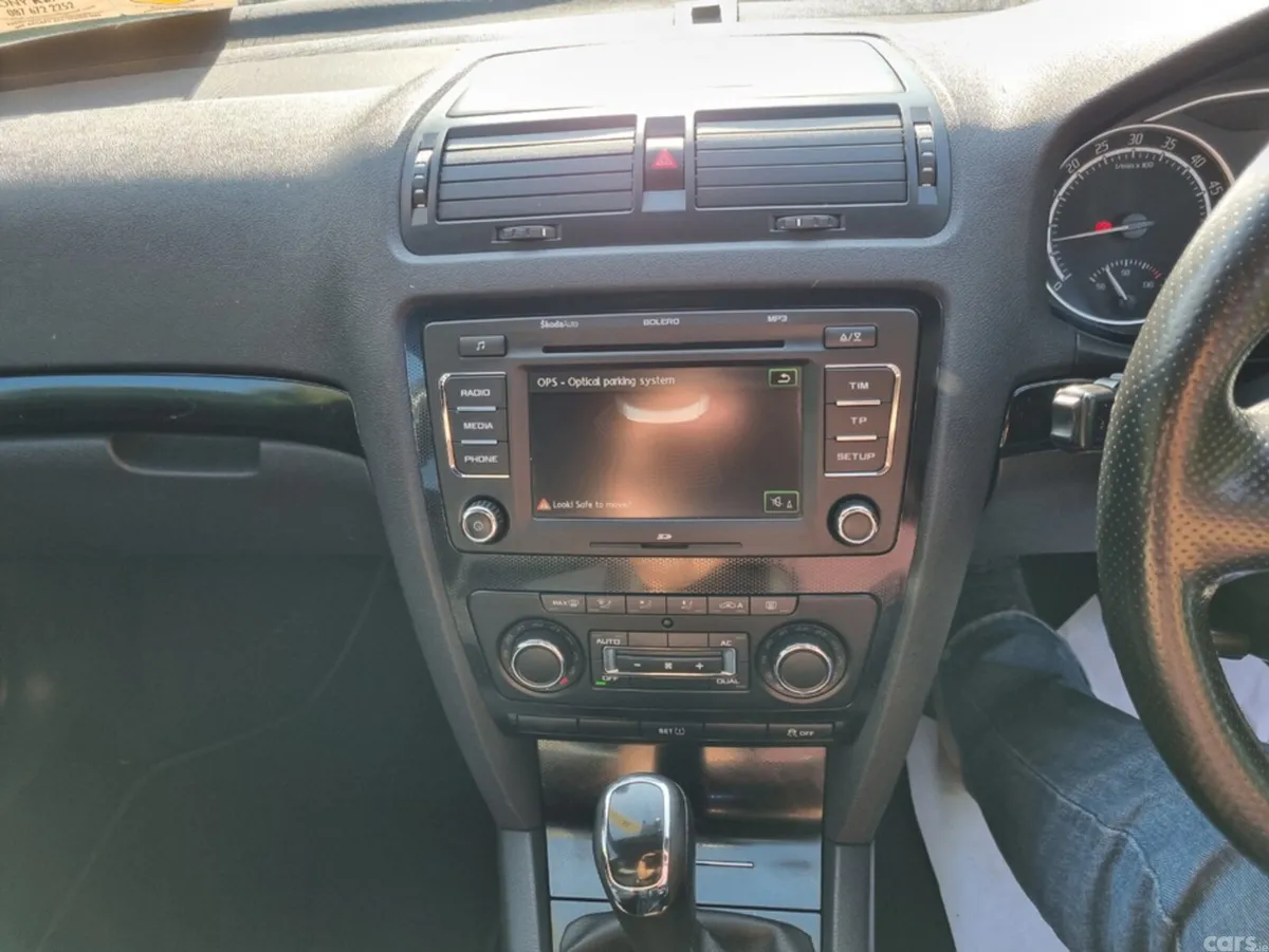 Skoda Octavia Hatchback, Diesel, 2012, White