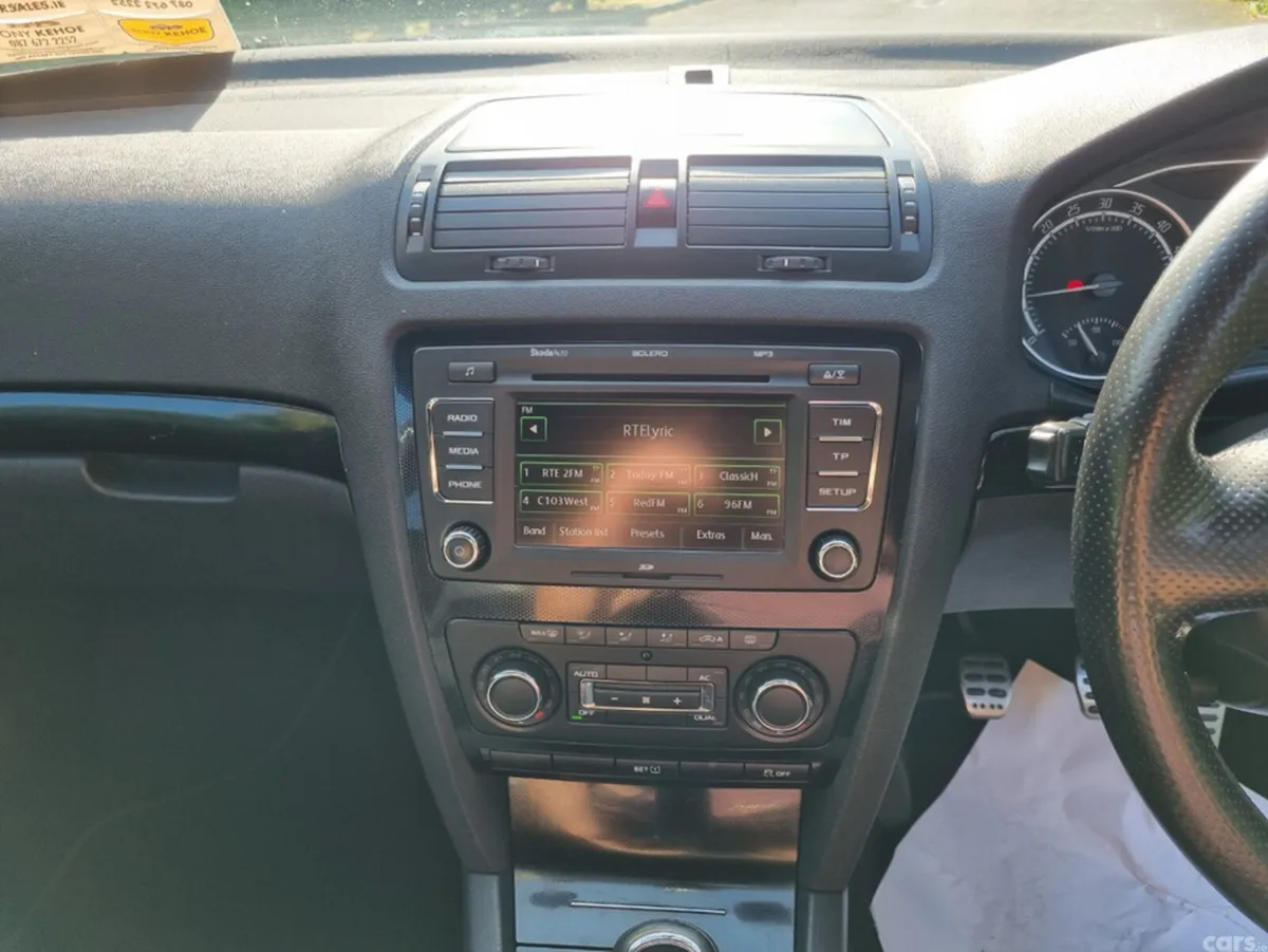 Skoda Octavia Hatchback, Diesel, 2012, White