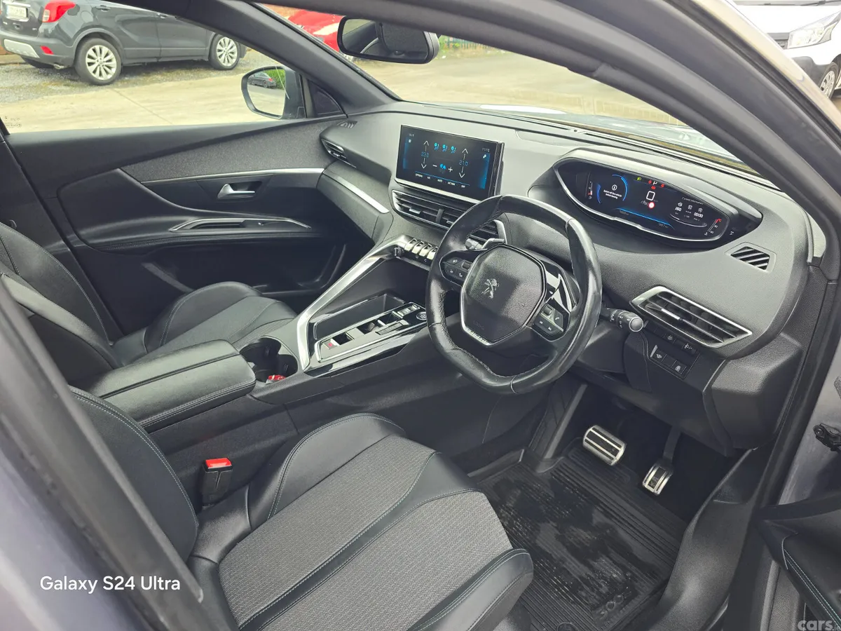Peugeot 3008 MPV, Diesel, 2024, Grey