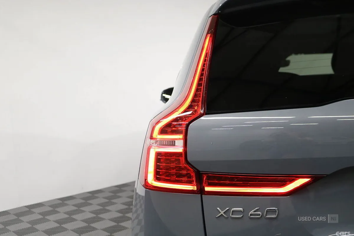 Volvo XC60 SUV, Petrol Hybrid, 2023, Grey