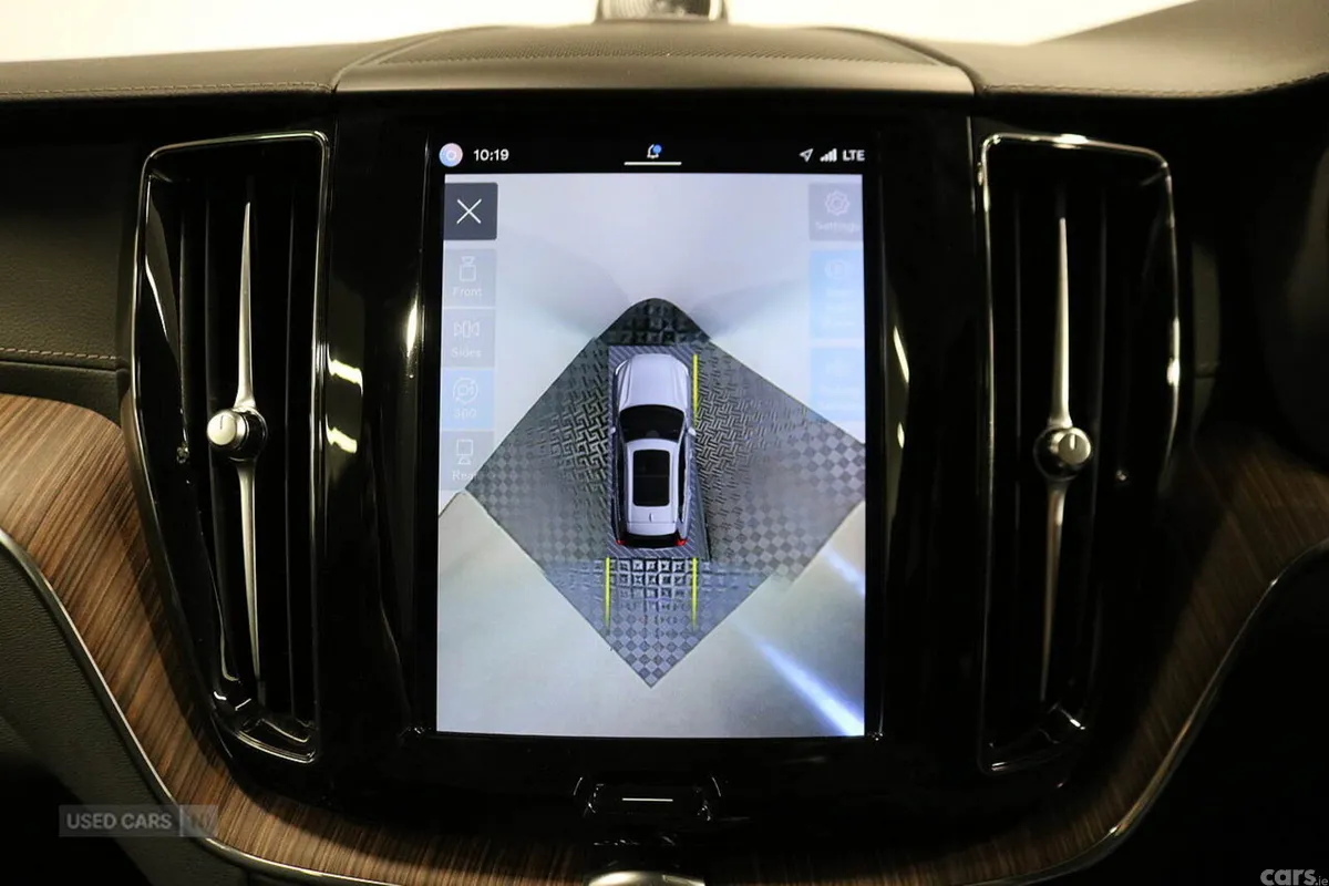 Volvo XC60 SUV, Petrol Hybrid, 2023, Grey