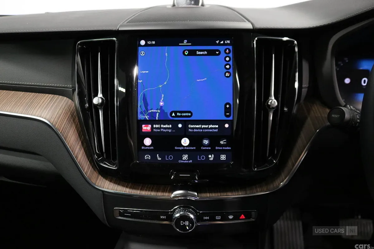 Volvo XC60 SUV, Petrol Hybrid, 2023, Grey