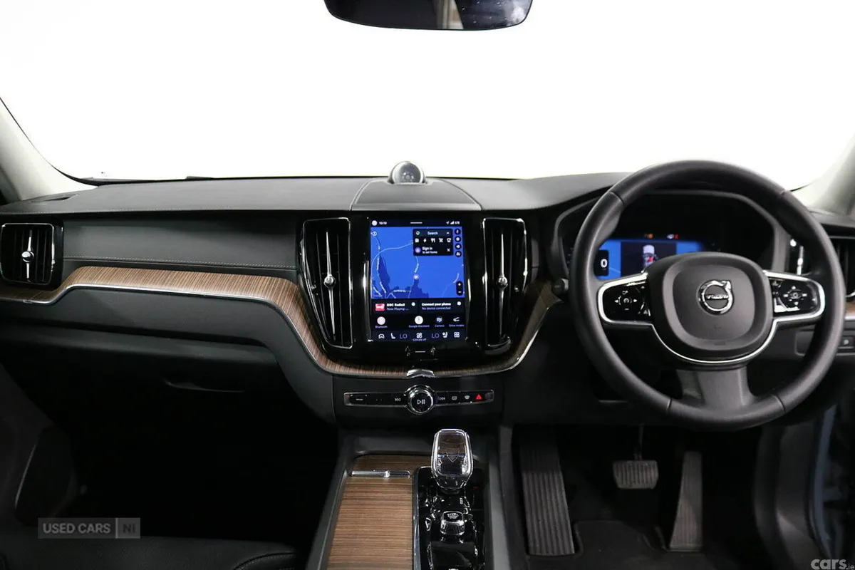 Volvo XC60 SUV, Petrol Hybrid, 2023, Grey