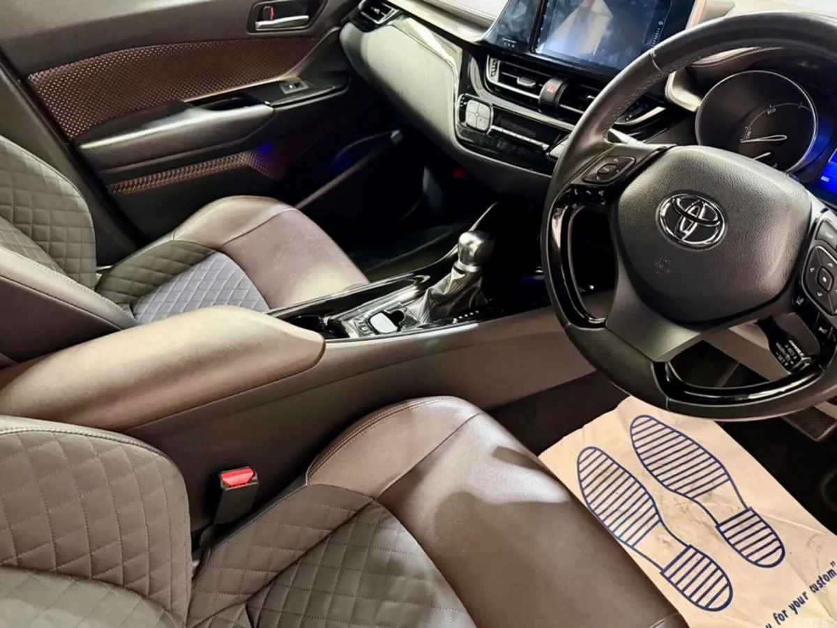Toyota C-HR SUV, Petrol Hybrid, 2019, Red