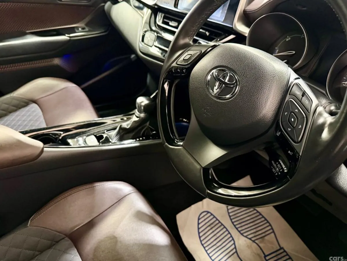 Toyota C-HR SUV, Petrol Hybrid, 2019, Red
