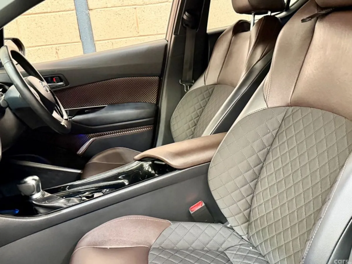 Toyota C-HR SUV, Petrol Hybrid, 2019, Red