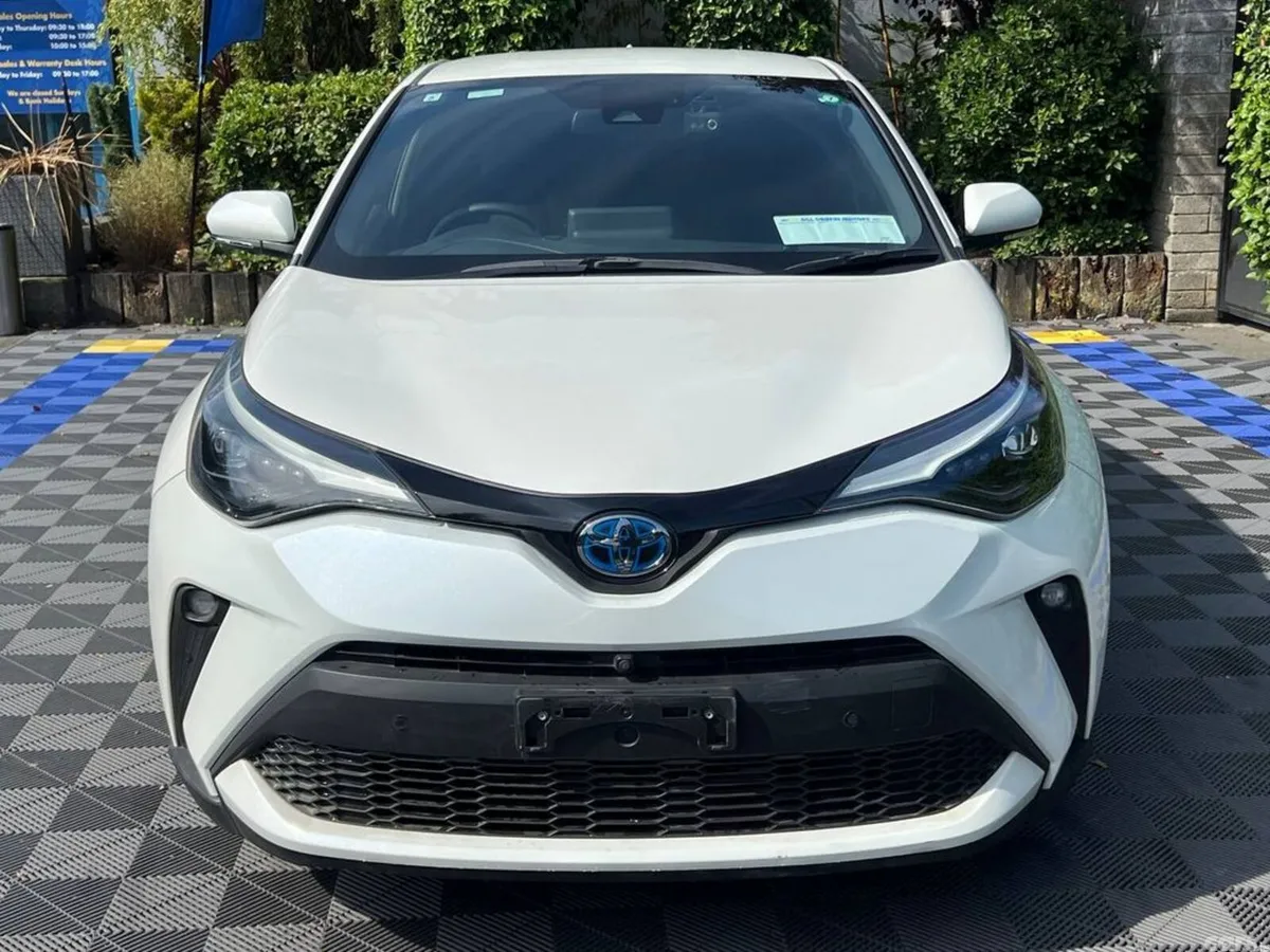 Toyota C-HR SUV, Petrol Hybrid, 2021, White