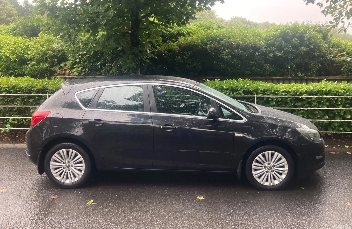 Opel Astra Hatchback, Diesel, 2015, Black