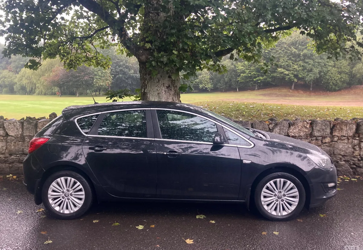 Opel Astra Hatchback, Diesel, 2015, Black