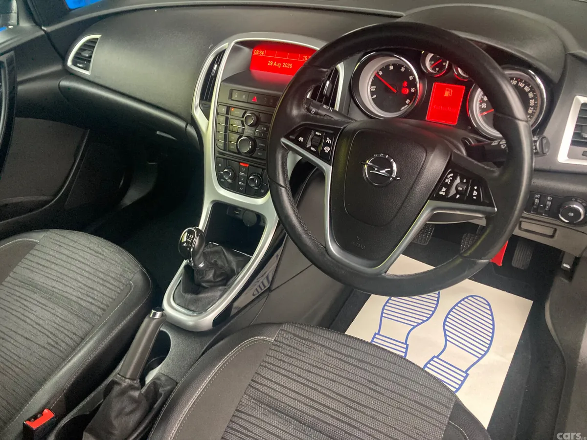Opel Astra Hatchback, Diesel, 2015, Black