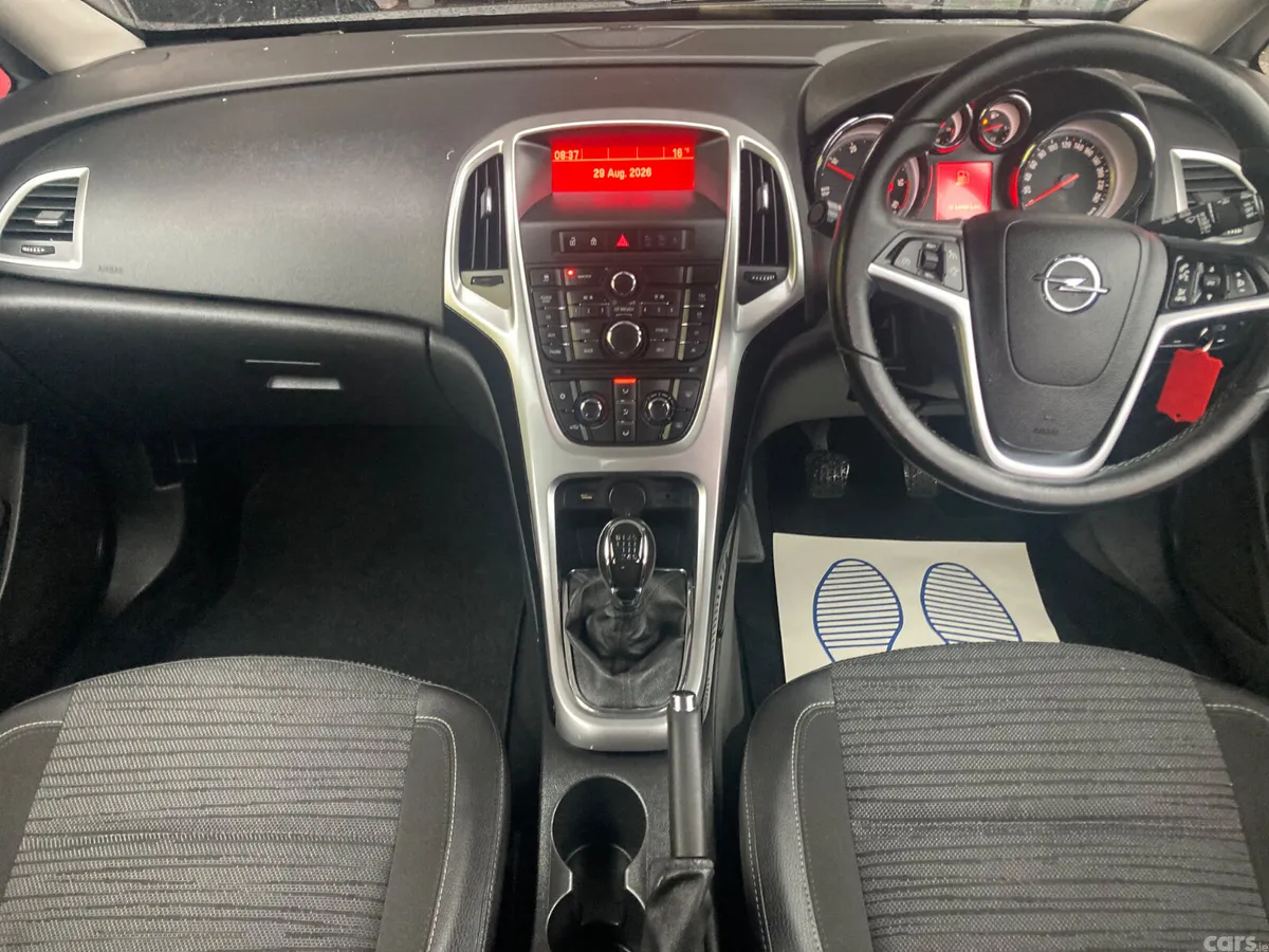 Opel Astra Hatchback, Diesel, 2015, Black