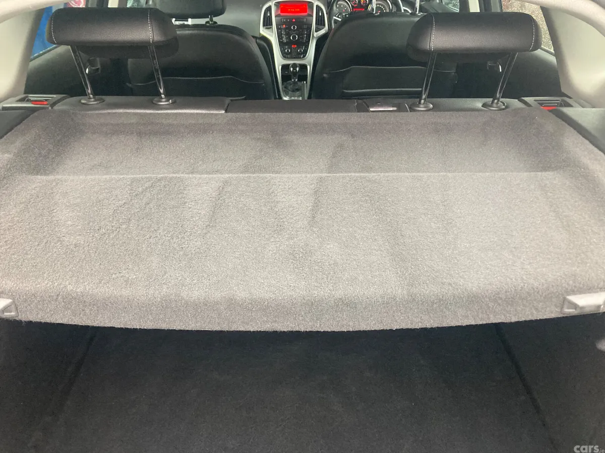 Opel Astra Hatchback, Diesel, 2015, Black