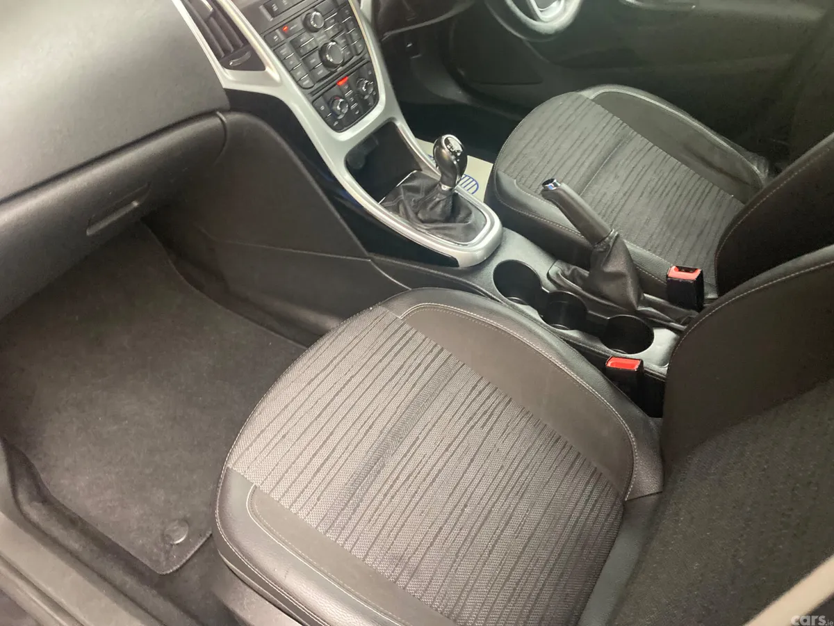 Opel Astra Hatchback, Diesel, 2015, Black