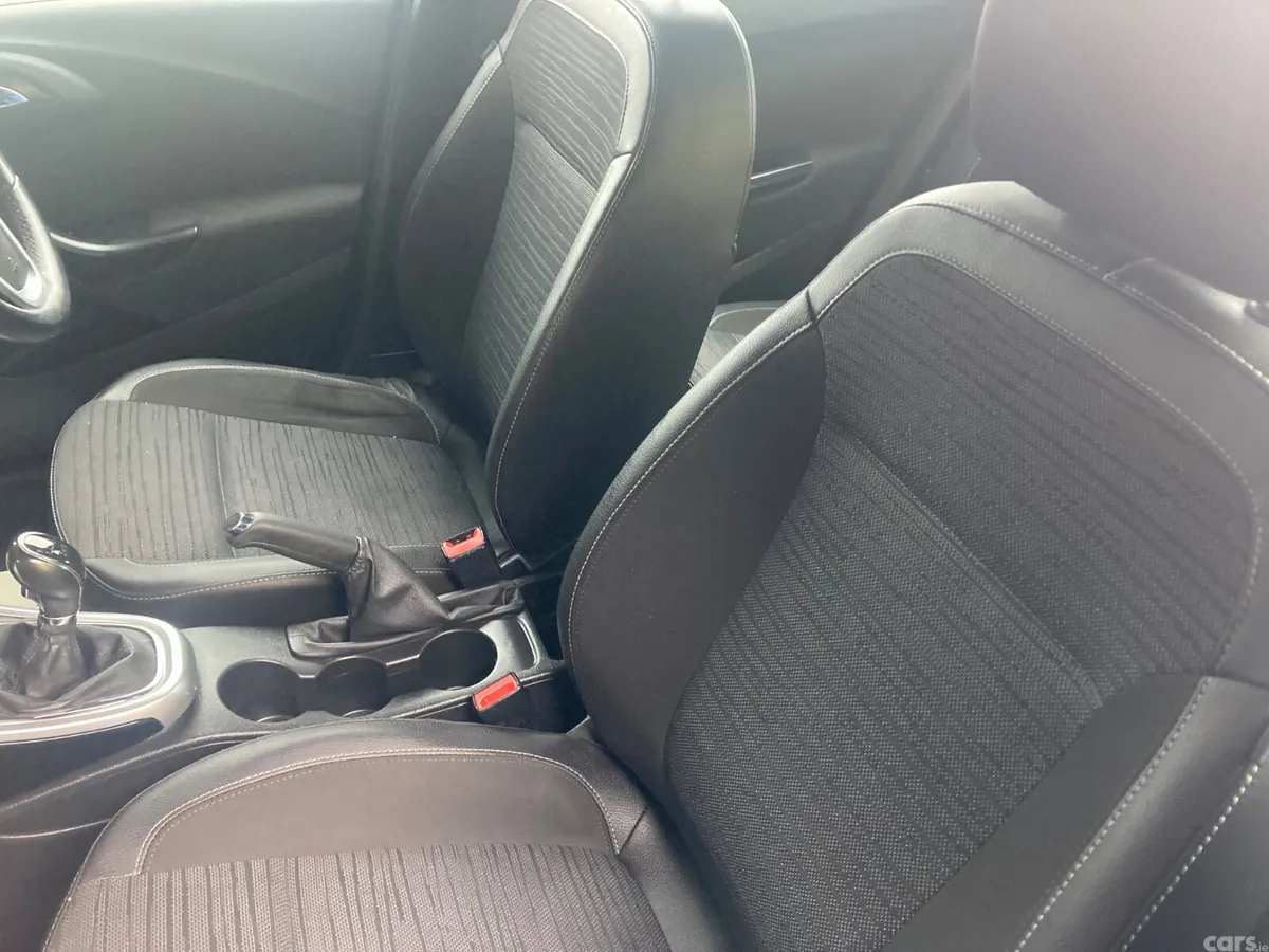 Opel Astra Hatchback, Diesel, 2015, Black