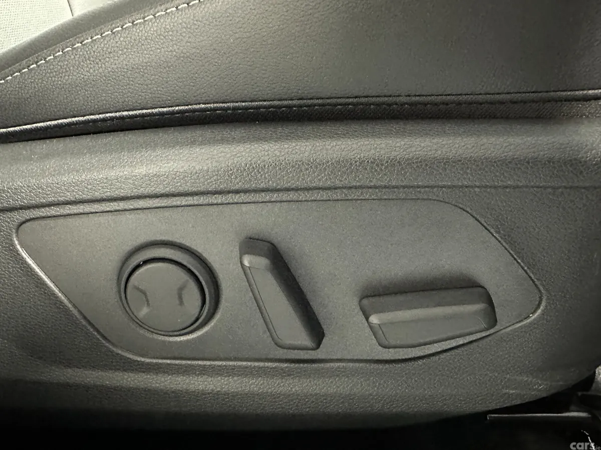 Kia Sportage SUV, Petrol Hybrid, 2026, Red
