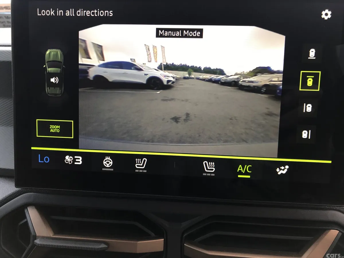 Dacia Duster SUV, Petrol Hybrid, 2026, Green