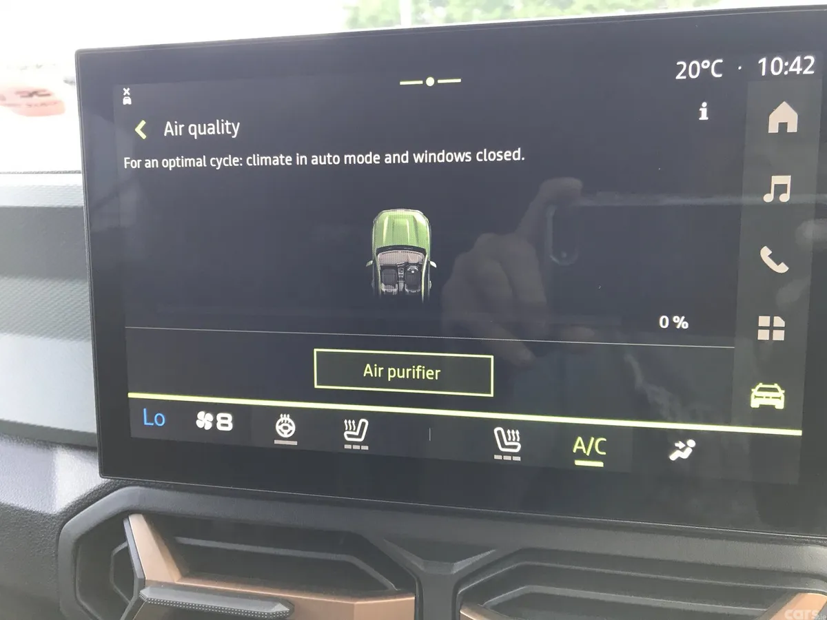 Dacia Duster SUV, Petrol Hybrid, 2026, Green