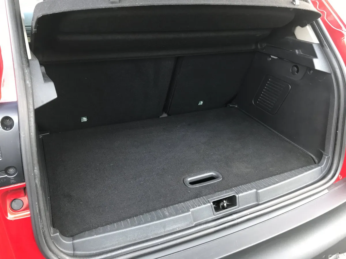 Renault Captur Hatchback, Diesel, 2019, Red
