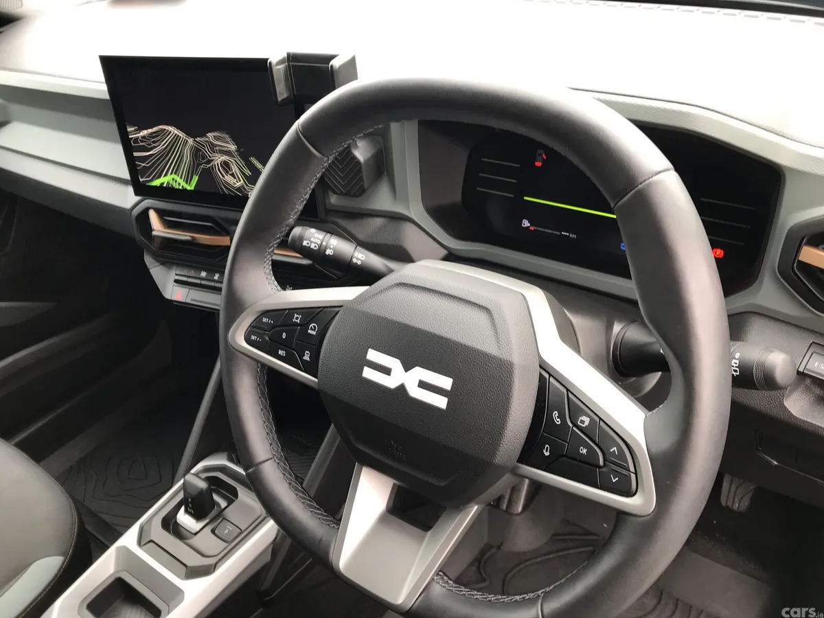 Dacia Duster SUV, Petrol Hybrid, 2026, Green