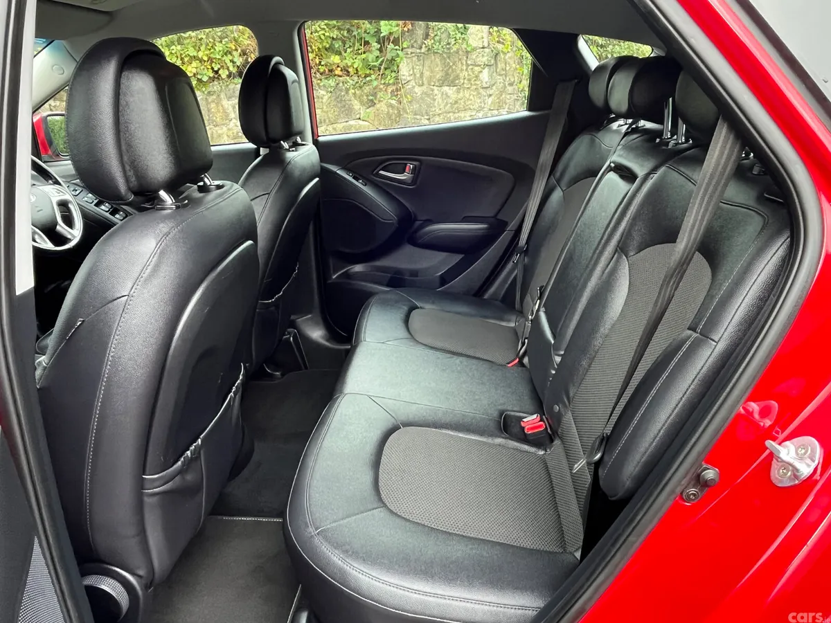 Hyundai ix35 SUV, Diesel, 2015, Red