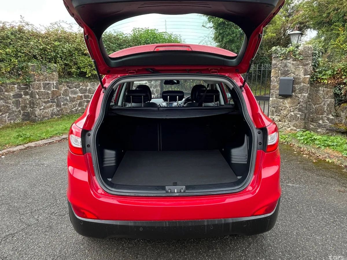 Hyundai ix35 SUV, Diesel, 2015, Red