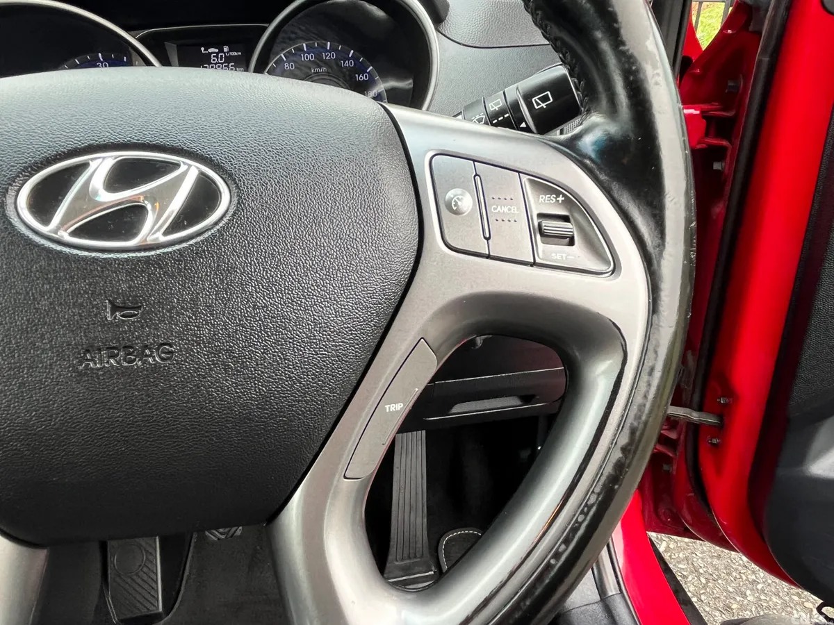 Hyundai ix35 SUV, Diesel, 2015, Red