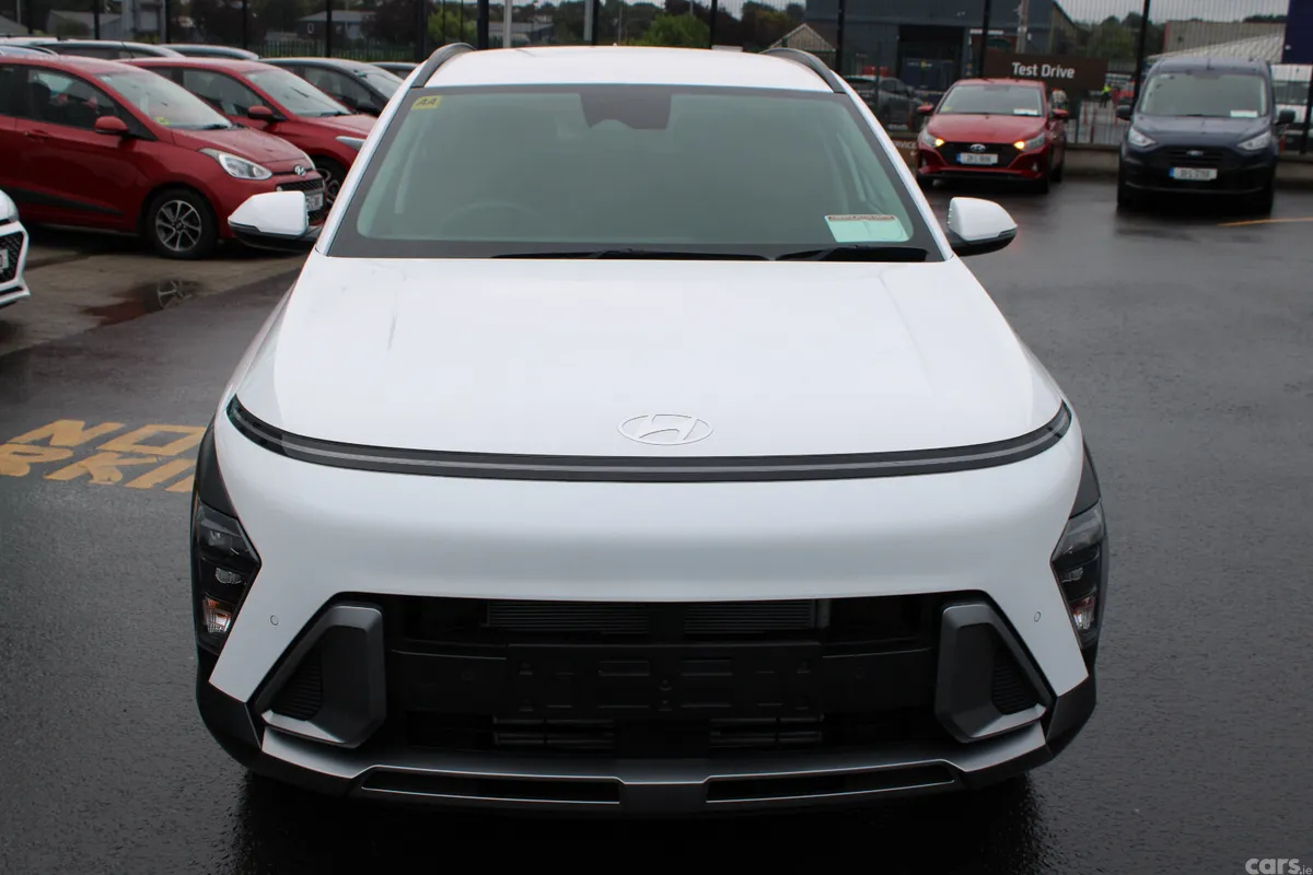 Hyundai KONA MPV, Petrol, 2026, White