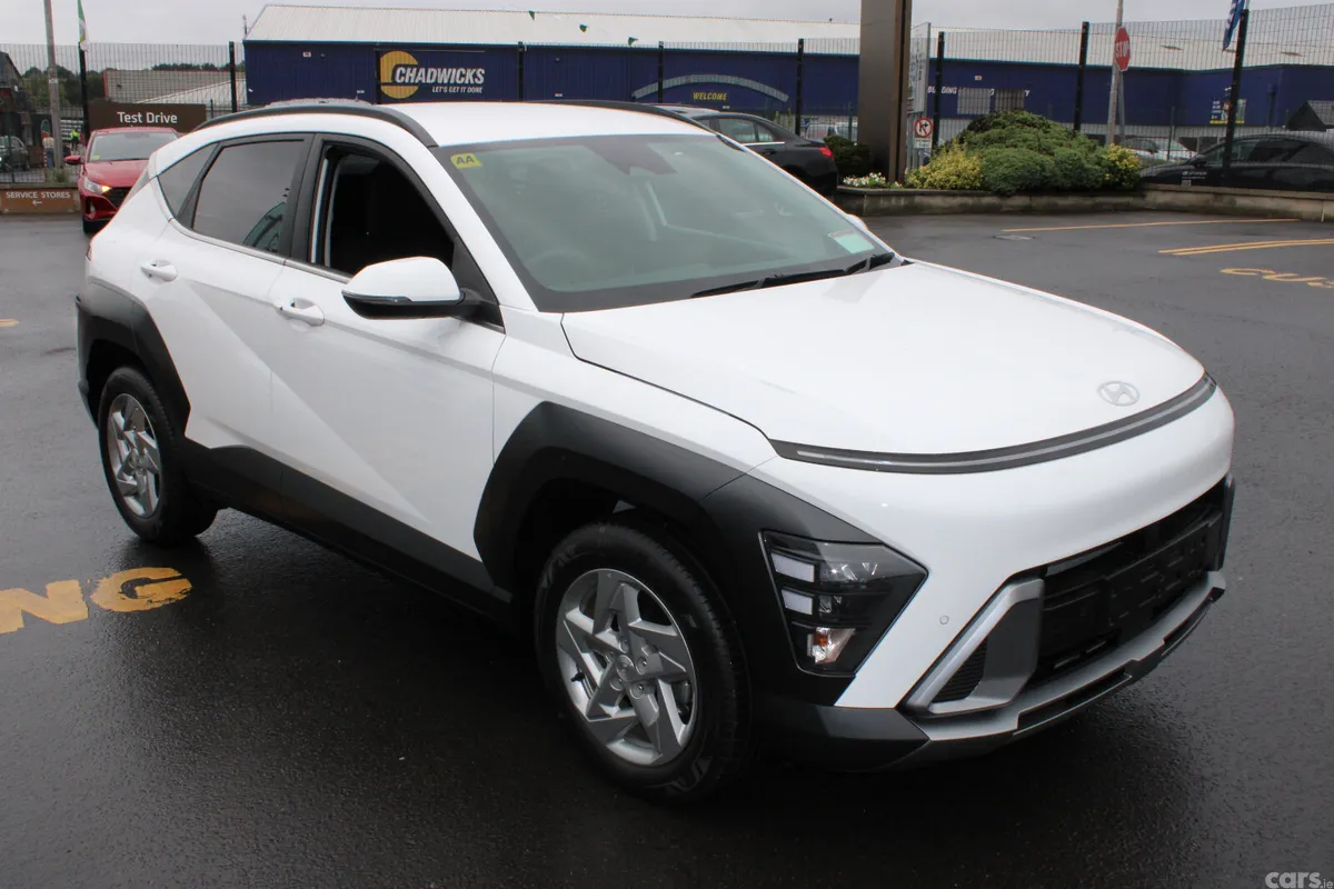 Hyundai KONA MPV, Petrol, 2026, White