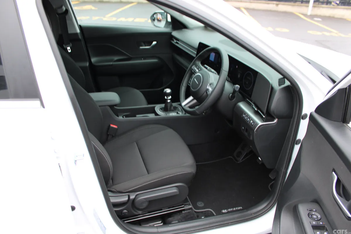 Hyundai KONA MPV, Petrol, 2026, White