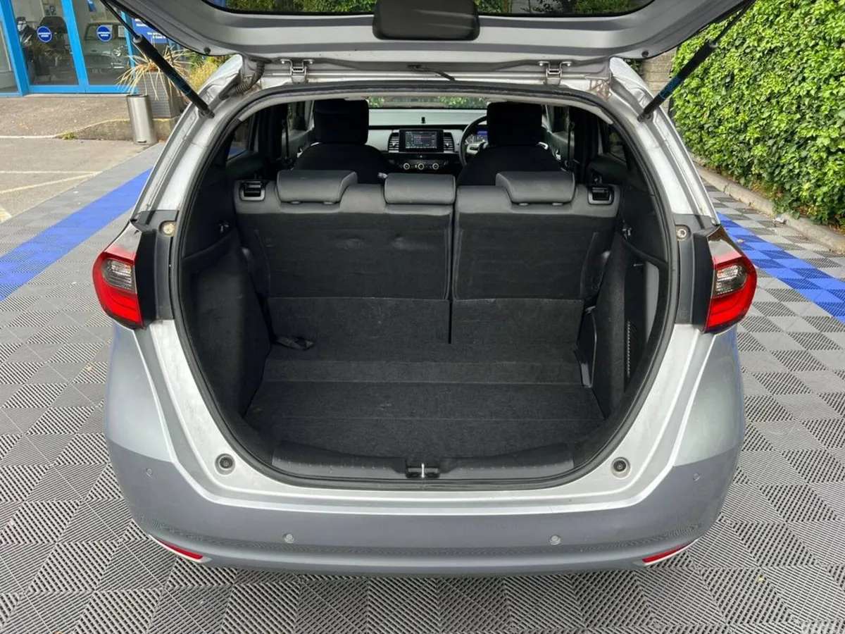 Honda Fit Hatchback, Petrol Hybrid, 2021, Silver