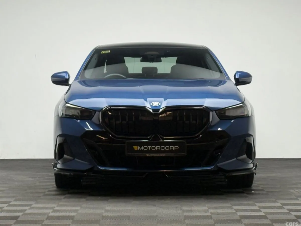 BMW 5-Series Saloon, Petrol Plug-in Hybrid, 2024, Blue
