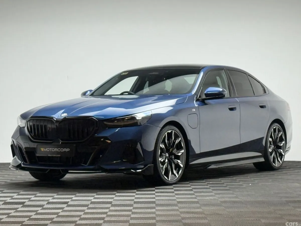 BMW 5-Series Saloon, Petrol Plug-in Hybrid, 2024, Blue