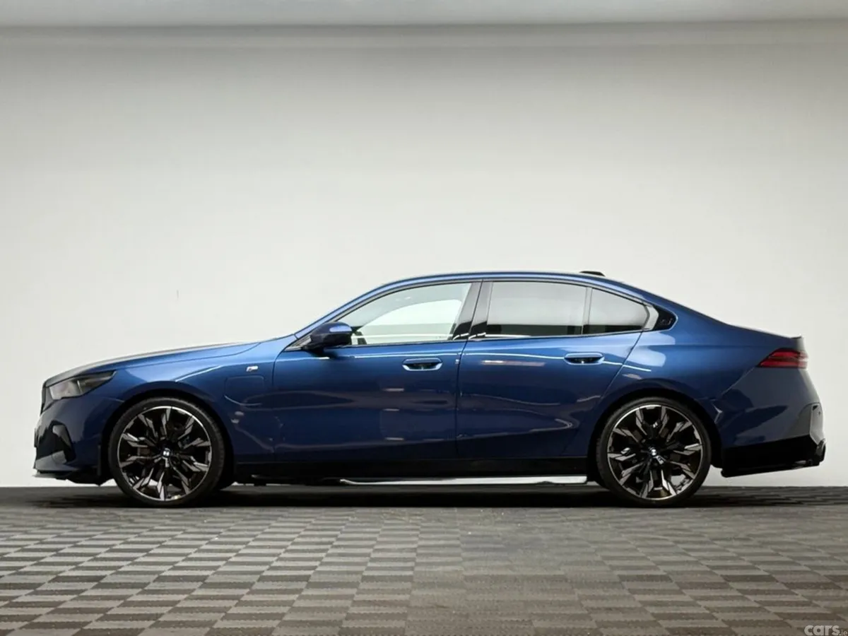 BMW 5-Series Saloon, Petrol Plug-in Hybrid, 2024, Blue