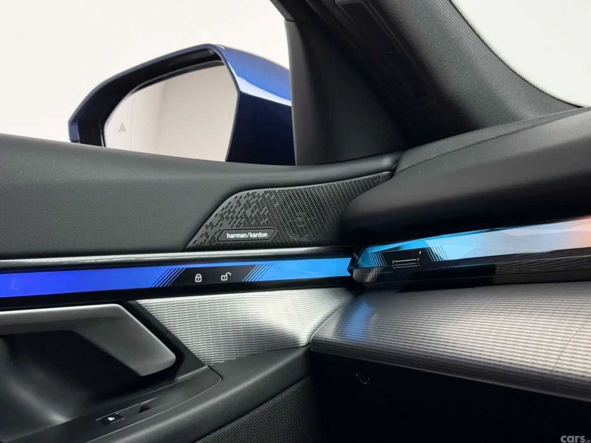 BMW 5-Series Saloon, Petrol Plug-in Hybrid, 2024, Blue