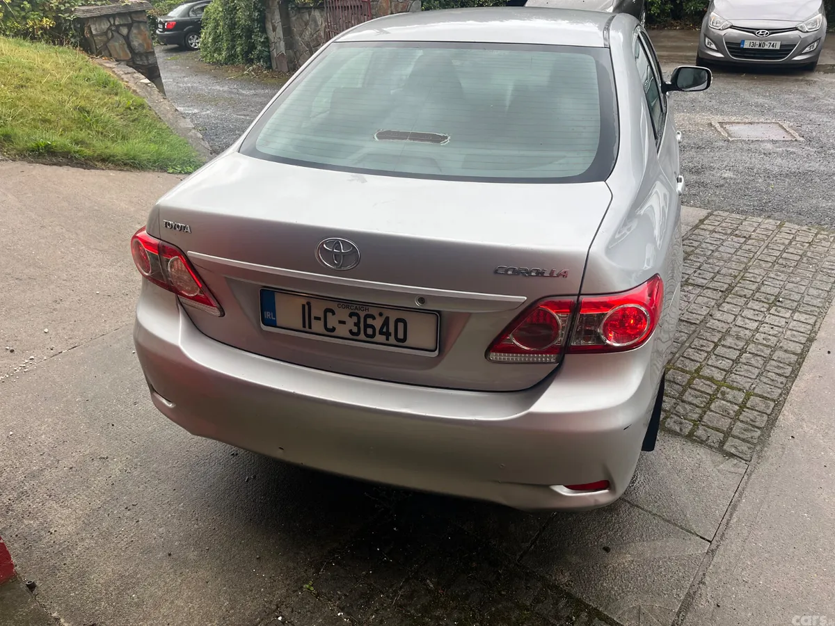 Toyota Corolla Saloon, Petrol, 2011, Silver