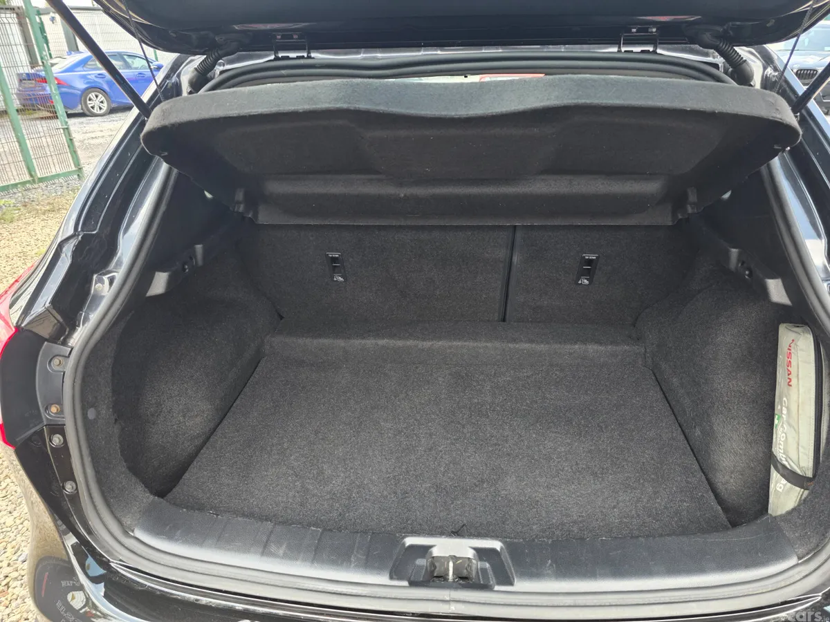 Nissan Qashqai Hatchback, Petrol, 2016, Black